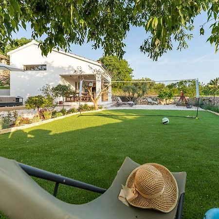 Holiday Home - Villa Thorak Anić Exterior foto