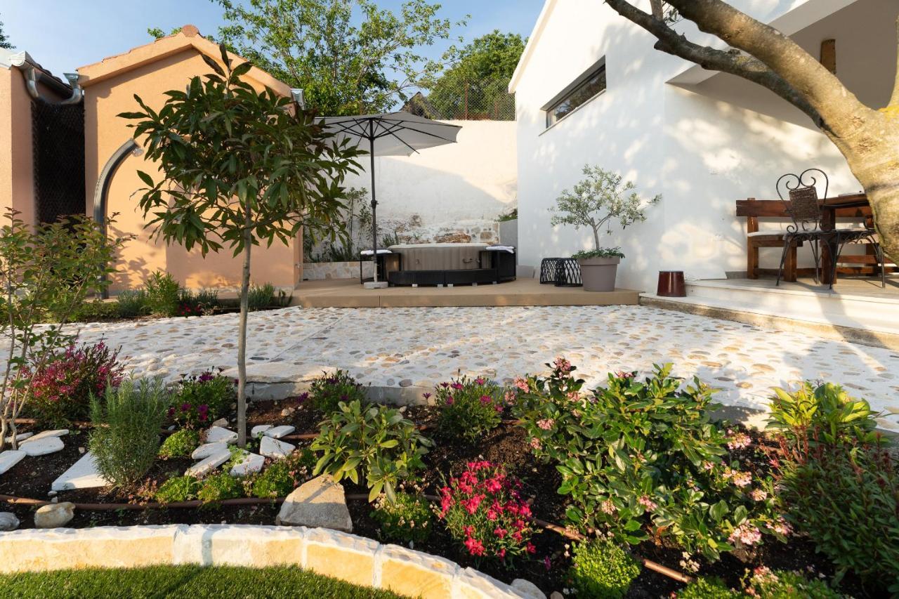 Holiday Home - Villa Thorak Anić Exterior foto